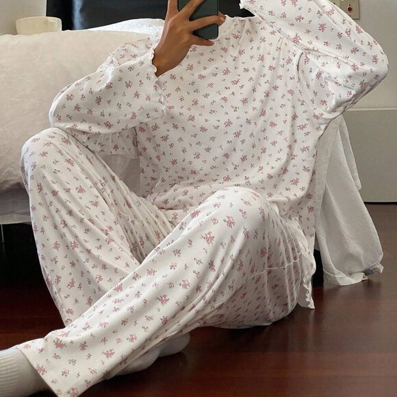 Grey Casual Women's Ditsy Floral Loose & Comfortable Pajama Set